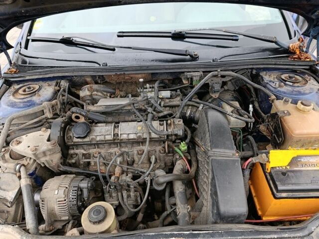 Синій Рено Лагуна, об'ємом двигуна 1.8 л та пробігом 297 тис. км за 1550 $, фото 11 на Automoto.ua