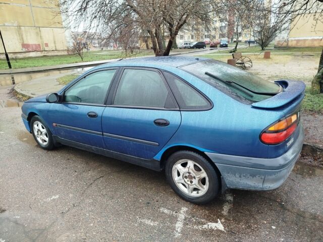 Синій Рено Лагуна, об'ємом двигуна 2 л та пробігом 140 тис. км за 1600 $, фото 1 на Automoto.ua