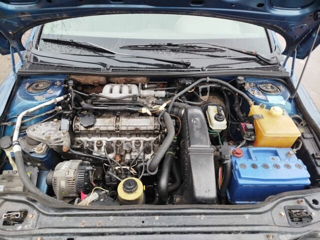 Синій Рено Лагуна, об'ємом двигуна 2 л та пробігом 140 тис. км за 1600 $, фото 7 на Automoto.ua