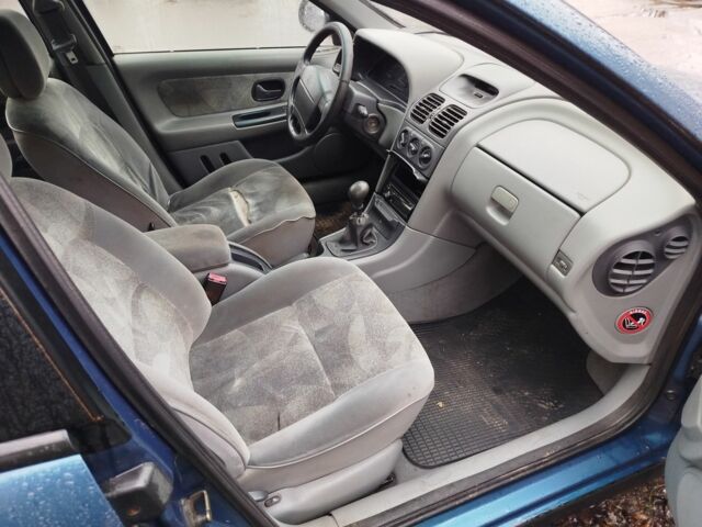 Синій Рено Лагуна, об'ємом двигуна 2 л та пробігом 140 тис. км за 1600 $, фото 6 на Automoto.ua