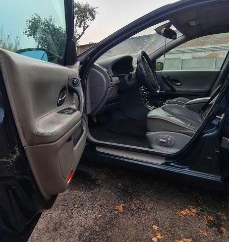 Синий Рено Лагуна, объемом двигателя 1.9 л и пробегом 282 тыс. км за 2550 $, фото 9 на Automoto.ua