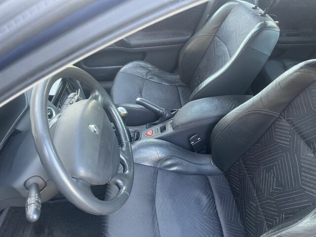 Синий Рено Лагуна, объемом двигателя 1.8 л и пробегом 172 тыс. км за 1799 $, фото 15 на Automoto.ua