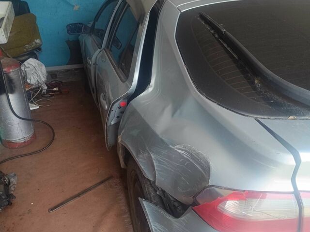 Синий Рено Лагуна, объемом двигателя 1.9 л и пробегом 200 тыс. км за 476 $, фото 5 на Automoto.ua