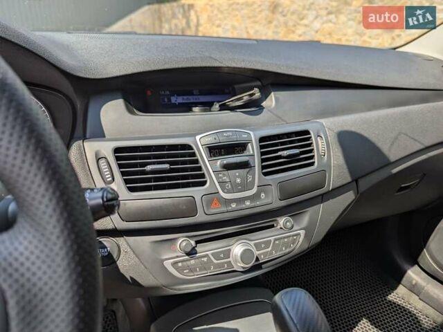 Синий Рено Лагуна, объемом двигателя 2 л и пробегом 162 тыс. км за 8799 $, фото 7 на Automoto.ua