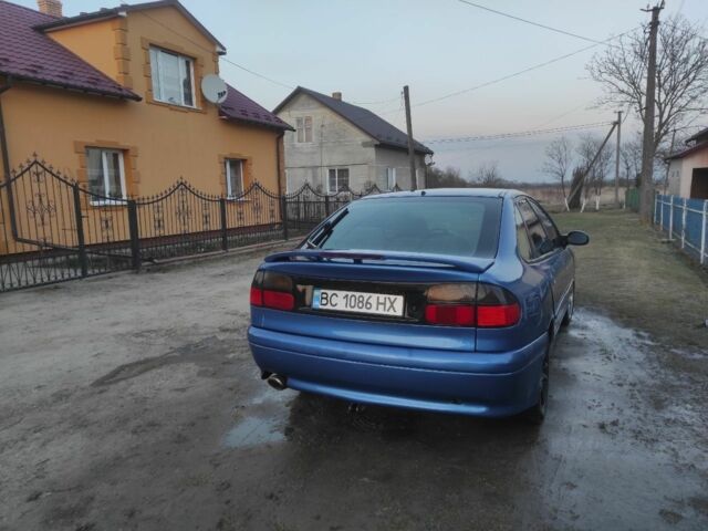 Синий Рено Лагуна, объемом двигателя 2 л и пробегом 290 тыс. км за 2200 $, фото 1 на Automoto.ua