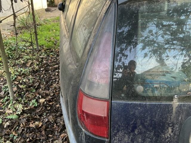 Синий Рено Лагуна, объемом двигателя 1.9 л и пробегом 300 тыс. км за 1000 $, фото 4 на Automoto.ua