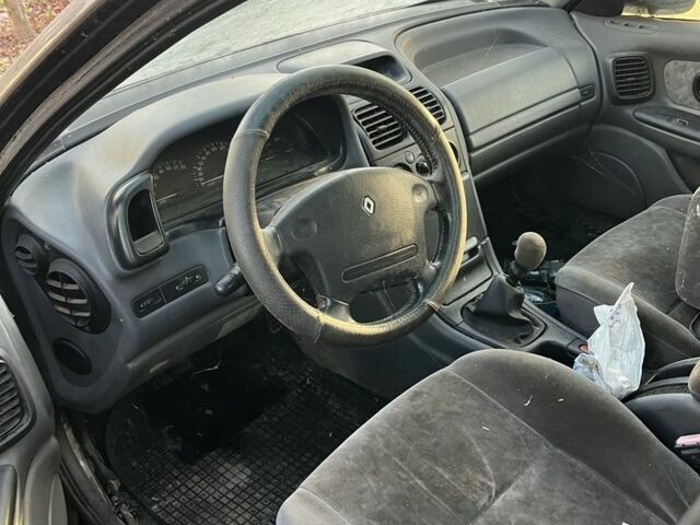 Синий Рено Лагуна, объемом двигателя 1.9 л и пробегом 300 тыс. км за 1000 $, фото 6 на Automoto.ua