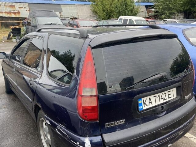 Синій Рено Лагуна, об'ємом двигуна 2 л та пробігом 235 тис. км за 1000 $, фото 1 на Automoto.ua