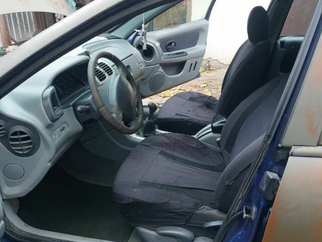 Синий Рено Лагуна, объемом двигателя 0 л и пробегом 360 тыс. км за 1000 $, фото 8 на Automoto.ua