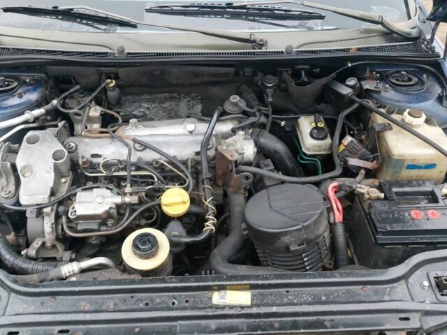 Синий Рено Лагуна, объемом двигателя 0 л и пробегом 360 тыс. км за 1000 $, фото 4 на Automoto.ua