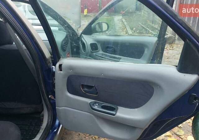 Синий Рено Лагуна, объемом двигателя 1.9 л и пробегом 360 тыс. км за 1000 $, фото 3 на Automoto.ua