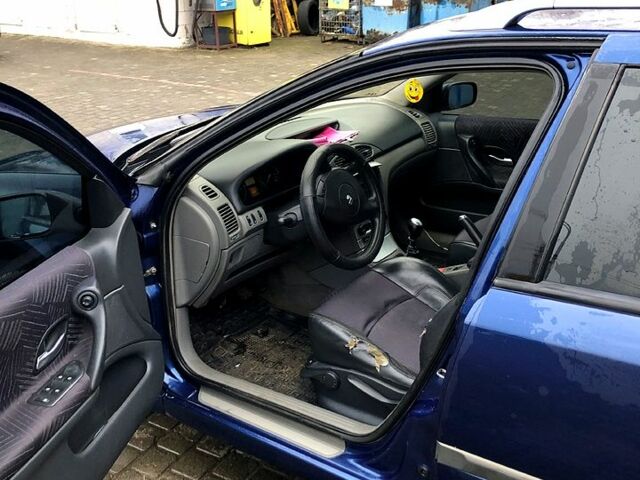 Синий Рено Лагуна, объемом двигателя 1.9 л и пробегом 395 тыс. км за 2800 $, фото 6 на Automoto.ua