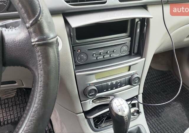 Синій Рено Лагуна, об'ємом двигуна 1.8 л та пробігом 154 тис. км за 3300 $, фото 16 на Automoto.ua