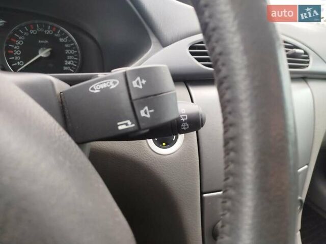 Синій Рено Лагуна, об'ємом двигуна 1.8 л та пробігом 154 тис. км за 4000 $, фото 32 на Automoto.ua