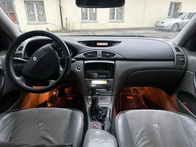 Синий Рено Лагуна, объемом двигателя 1.8 л и пробегом 260 тыс. км за 1300 $, фото 6 на Automoto.ua