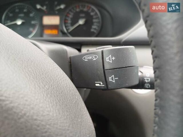 Синій Рено Лагуна, об'ємом двигуна 1.8 л та пробігом 154 тис. км за 4000 $, фото 33 на Automoto.ua