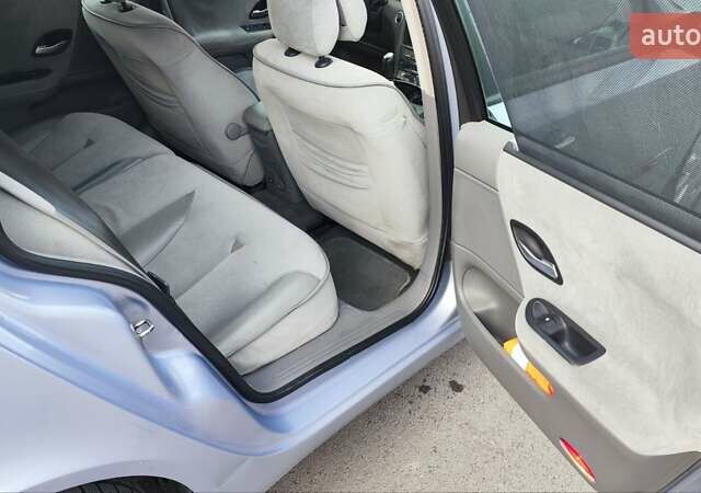 Синій Рено Лагуна, об'ємом двигуна 1.8 л та пробігом 154 тис. км за 3300 $, фото 24 на Automoto.ua