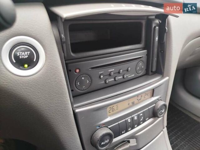 Синій Рено Лагуна, об'ємом двигуна 1.8 л та пробігом 154 тис. км за 4000 $, фото 36 на Automoto.ua