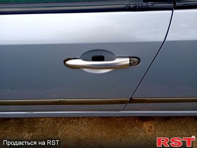 Синий Рено Лагуна, объемом двигателя 1.8 л и пробегом 350 тыс. км за 2600 $, фото 5 на Automoto.ua