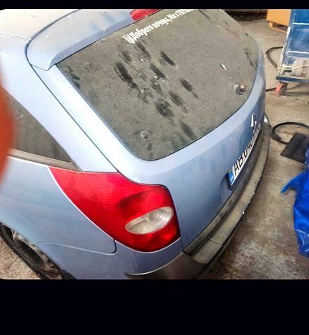 Синий Рено Лагуна, объемом двигателя 2 л и пробегом 280 тыс. км за 1800 $, фото 6 на Automoto.ua