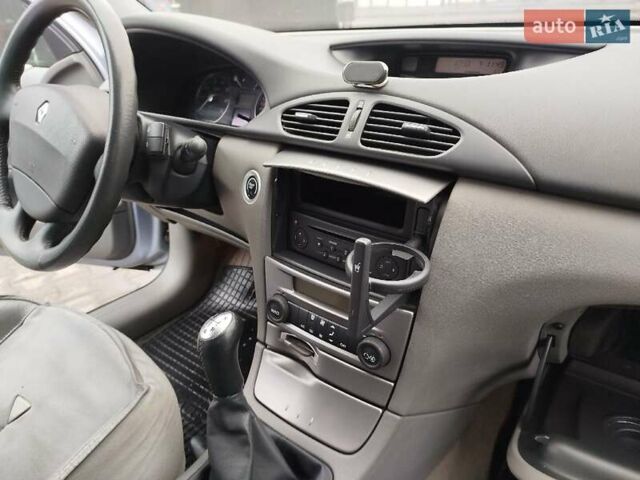 Синій Рено Лагуна, об'ємом двигуна 1.8 л та пробігом 154 тис. км за 4000 $, фото 24 на Automoto.ua
