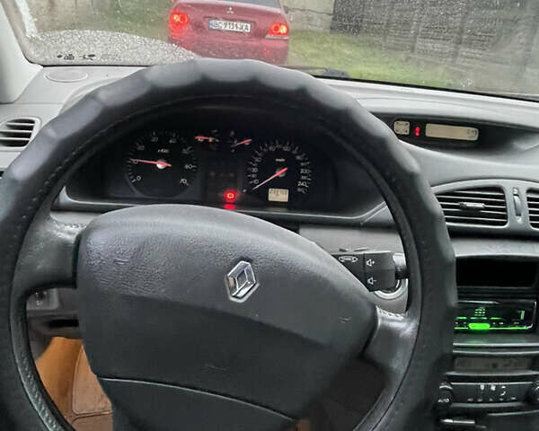 Синій Рено Лагуна, об'ємом двигуна 1.6 л та пробігом 234 тис. км за 3300 $, фото 5 на Automoto.ua