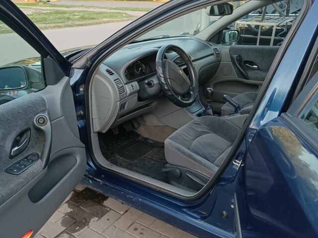 Синий Рено Лагуна, объемом двигателя 0 л и пробегом 291 тыс. км за 1700 $, фото 7 на Automoto.ua