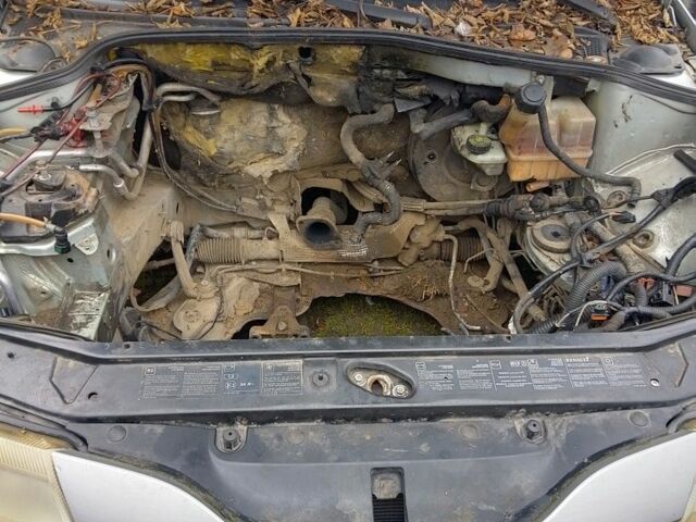 Синий Рено Лагуна, объемом двигателя 0 л и пробегом 220 тыс. км за 1000 $, фото 4 на Automoto.ua