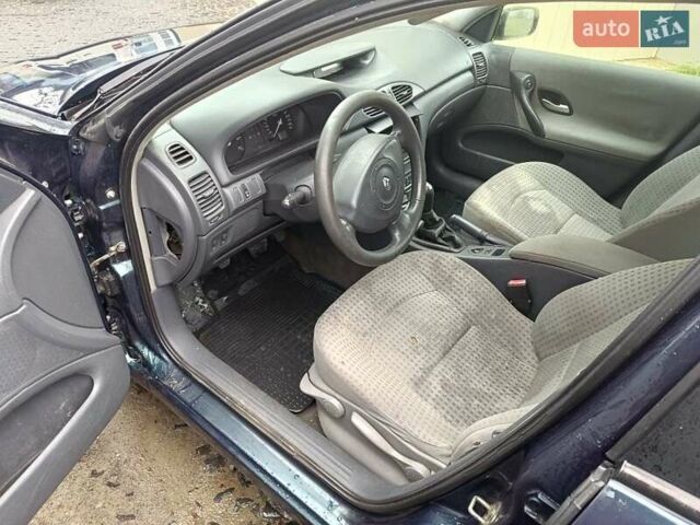 Синий Рено Лагуна, объемом двигателя 1.8 л и пробегом 308 тыс. км за 2400 $, фото 9 на Automoto.ua
