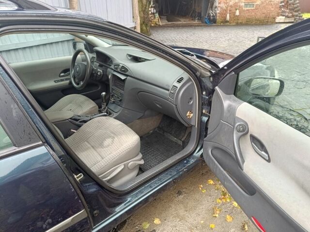 Синий Рено Лагуна, объемом двигателя 1.8 л и пробегом 308 тыс. км за 2400 $, фото 9 на Automoto.ua