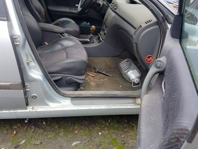 Синий Рено Лагуна, объемом двигателя 0 л и пробегом 220 тыс. км за 1000 $, фото 6 на Automoto.ua