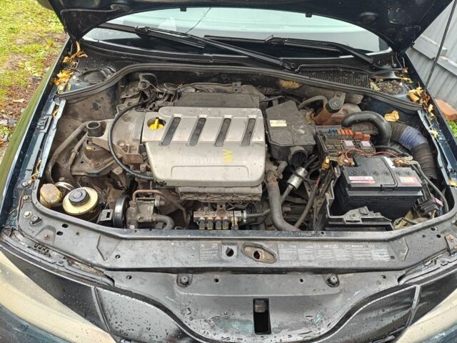 Синий Рено Лагуна, объемом двигателя 1.8 л и пробегом 308 тыс. км за 2400 $, фото 11 на Automoto.ua