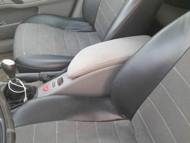 Синий Рено Лагуна, объемом двигателя 0 л и пробегом 300 тыс. км за 3000 $, фото 4 на Automoto.ua