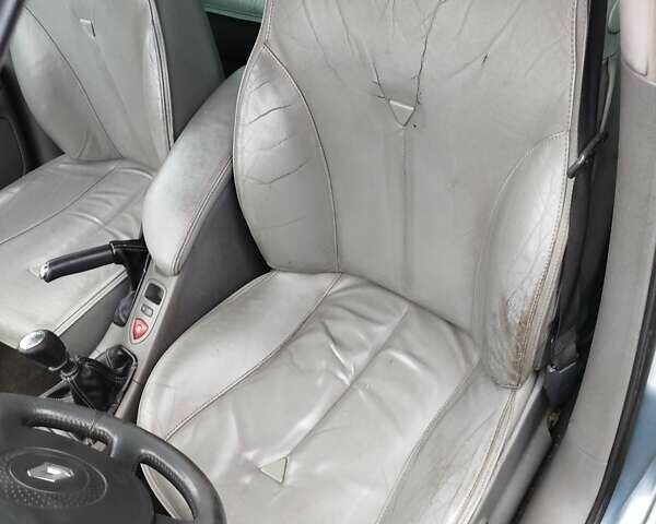 Синий Рено Лагуна, объемом двигателя 2.19 л и пробегом 308 тыс. км за 3400 $, фото 9 на Automoto.ua