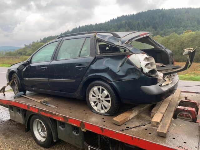 Рено Лагуна 2003 в Старом Самборе на Automoto.ua Синий Рено Лагуна, объемом двигателя 0 л и пробегом 348 тыс. км за 800 $, фото 3 на Automoto.ua