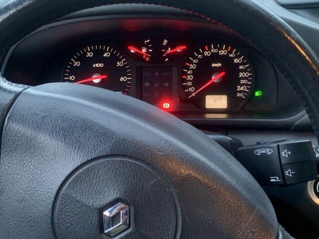 Синий Рено Лагуна, объемом двигателя 1.6 л и пробегом 175 тыс. км за 3000 $, фото 6 на Automoto.ua