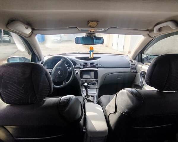 Рено Лагуна 2004 в Волочиске на Automoto.ua Синий Рено Лагуна, объемом двигателя 1.9 л и пробегом 281 тыс. км за 3200 $, фото 9 на Automoto.ua