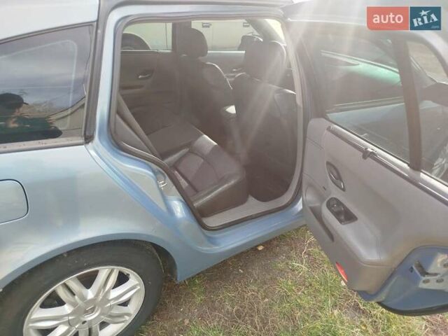 Рено Лагуна 2004 в Волочиске на Automoto.ua Синий Рено Лагуна, объемом двигателя 1.9 л и пробегом 281 тыс. км за 3200 $, фото 11 на Automoto.ua