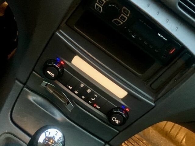 Синий Рено Лагуна, объемом двигателя 1.6 л и пробегом 175 тыс. км за 3000 $, фото 7 на Automoto.ua