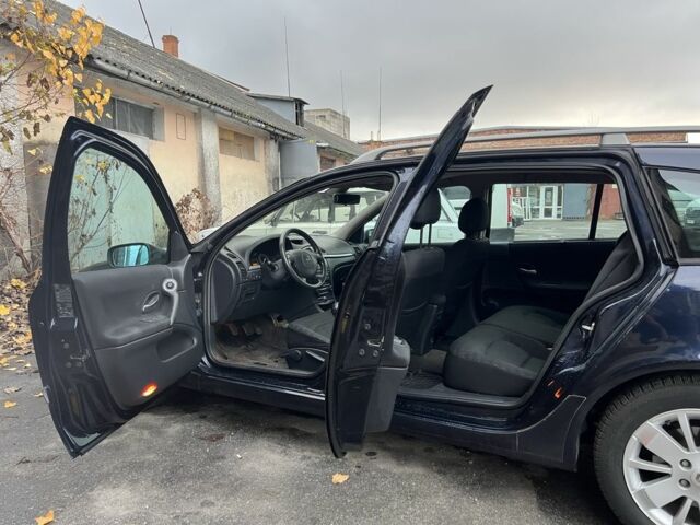 Синий Рено Лагуна, объемом двигателя 1.9 л и пробегом 245 тыс. км за 2000 $, фото 8 на Automoto.ua