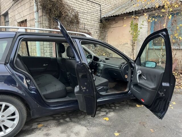 Синий Рено Лагуна, объемом двигателя 1.9 л и пробегом 245 тыс. км за 2000 $, фото 11 на Automoto.ua