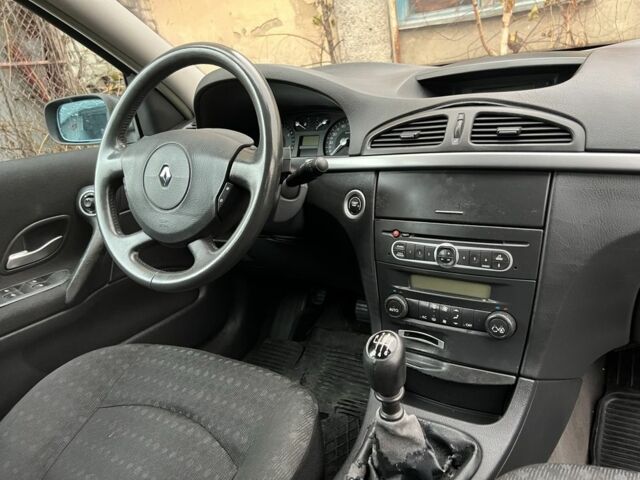 Синий Рено Лагуна, объемом двигателя 1.9 л и пробегом 245 тыс. км за 2000 $, фото 14 на Automoto.ua