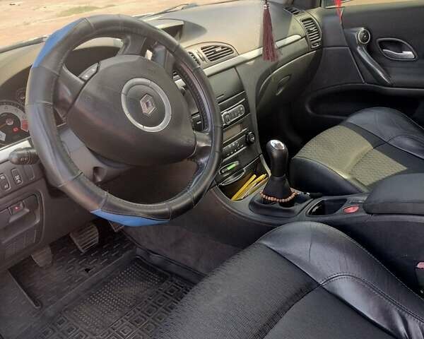 Синий Рено Лагуна, объемом двигателя 2 л и пробегом 192 тыс. км за 5900 $, фото 2 на Automoto.ua