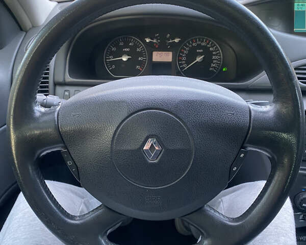 Синий Рено Лагуна, объемом двигателя 2 л и пробегом 240 тыс. км за 4800 $, фото 9 на Automoto.ua
