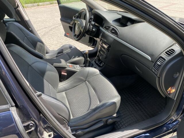 Рено Лагуна 2006 в Волочиске на Automoto.ua Синий Рено Лагуна, объемом двигателя 2 л и пробегом 240 тыс. км за 3900 $, фото 14 на Automoto.ua