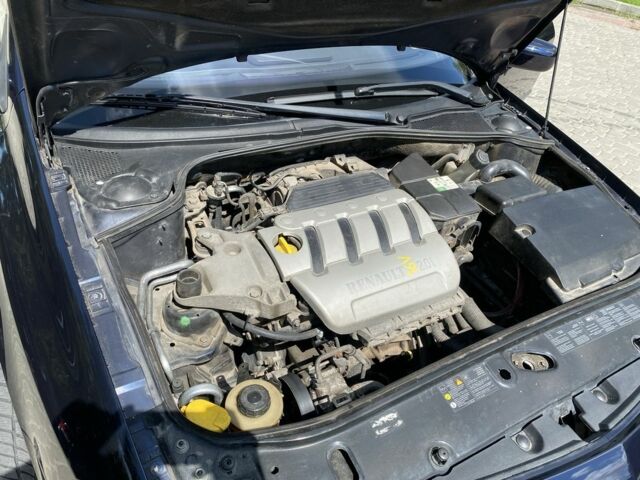 Рено Лагуна 2006 в Волочиске на Automoto.ua Синий Рено Лагуна, объемом двигателя 2 л и пробегом 240 тыс. км за 3900 $, фото 15 на Automoto.ua