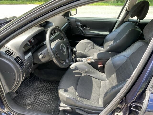 Рено Лагуна 2006 в Волочиске на Automoto.ua Синий Рено Лагуна, объемом двигателя 2 л и пробегом 240 тыс. км за 3900 $, фото 17 на Automoto.ua