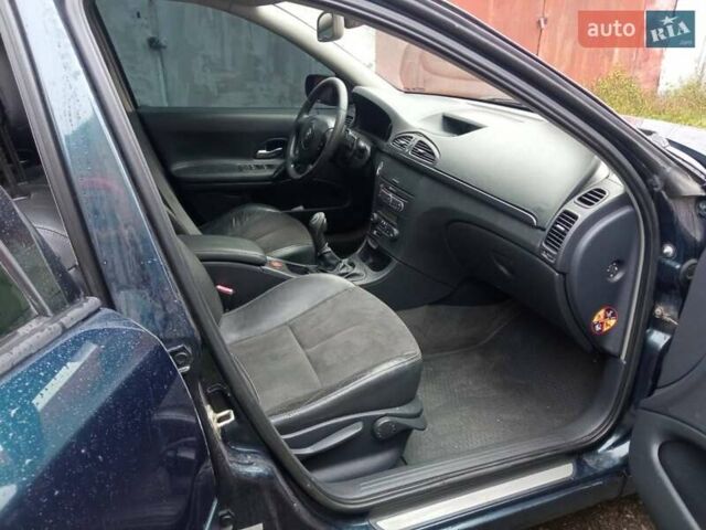 Синий Рено Лагуна, объемом двигателя 2.02 л и пробегом 268 тыс. км за 4700 $, фото 4 на Automoto.ua