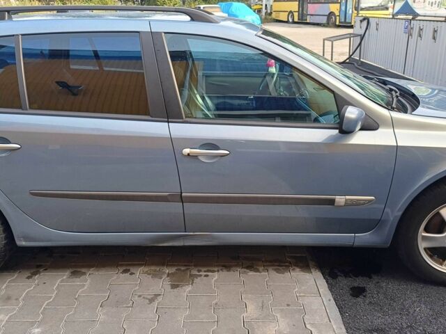 Синий Рено Лагуна, объемом двигателя 2 л и пробегом 322 тыс. км за 4300 $, фото 11 на Automoto.ua
