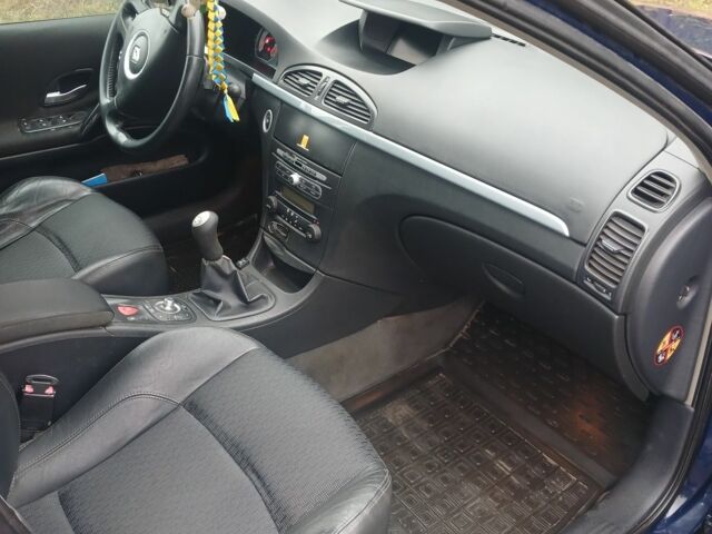 Синий Рено Лагуна, объемом двигателя 1.6 л и пробегом 272 тыс. км за 3500 $, фото 5 на Automoto.ua